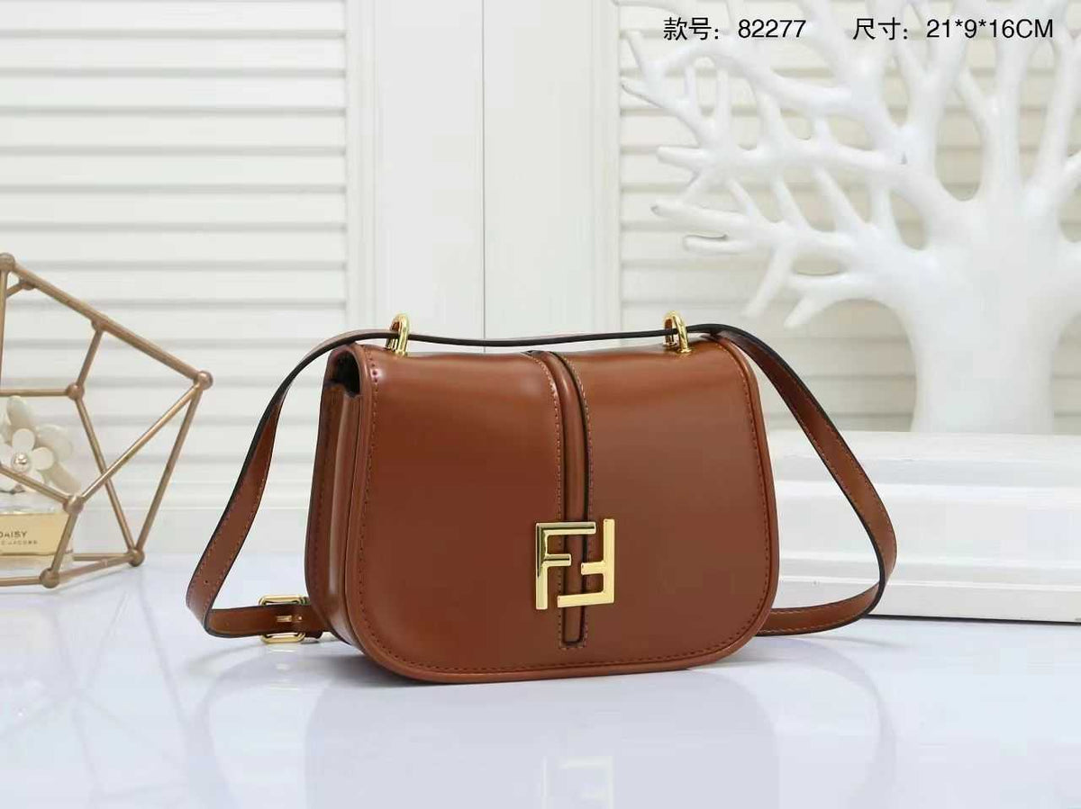Fêndï C' Mon Medium Bag