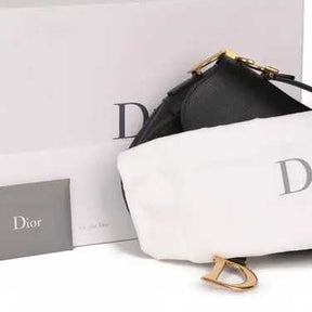 Diôr 
Sac à main Très bon état 
Noir