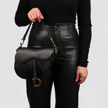 Diôr 
Sac à main Très bon état 
Noir