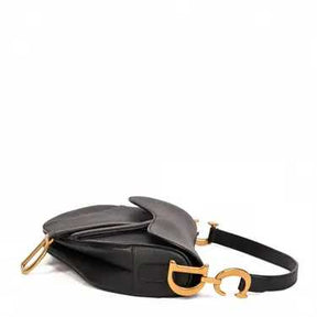Diôr 
Sac à main Très bon état 
Noir