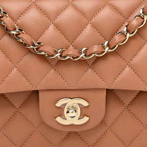 CH@NEL
Lambskin Quilted Medium Double Flap Brown