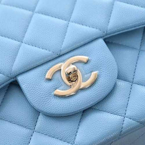 Sac porté épaule Jumbo Chanel Veau Caviar Bleu Clair