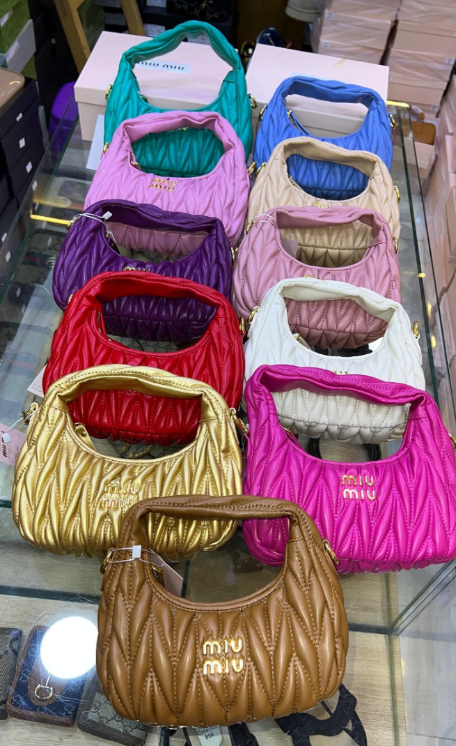 MIÛ MIÜ Sac hobo Wander nappa matelassé