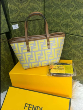 FÊNDÏ 
mini sac à main Roll en coton