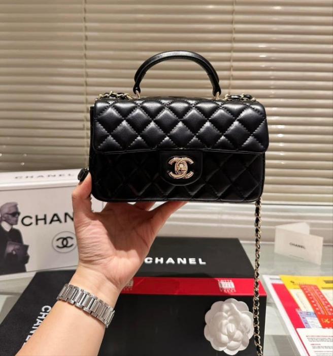 Ch@nel
Timeless Classique Top Handle  Sac à main, Noir