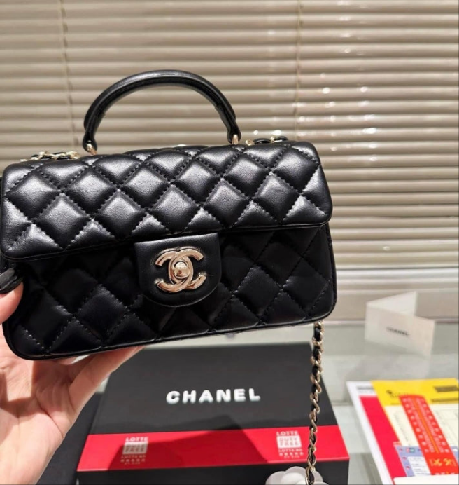 Ch@nel
Timeless Classique Top Handle  Sac à main, Noir