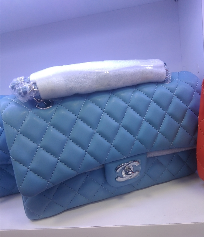Sac porté épaule Jumbo Chanel Veau Caviar Bleu Clair