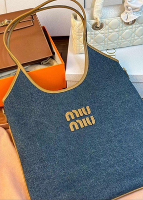 MIÛ MIÛ 
Cabas Ivy, Bleu