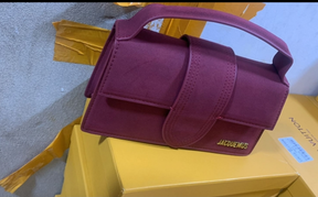 J@cquemus
Sac à Main Le Grand Bambino en Suede