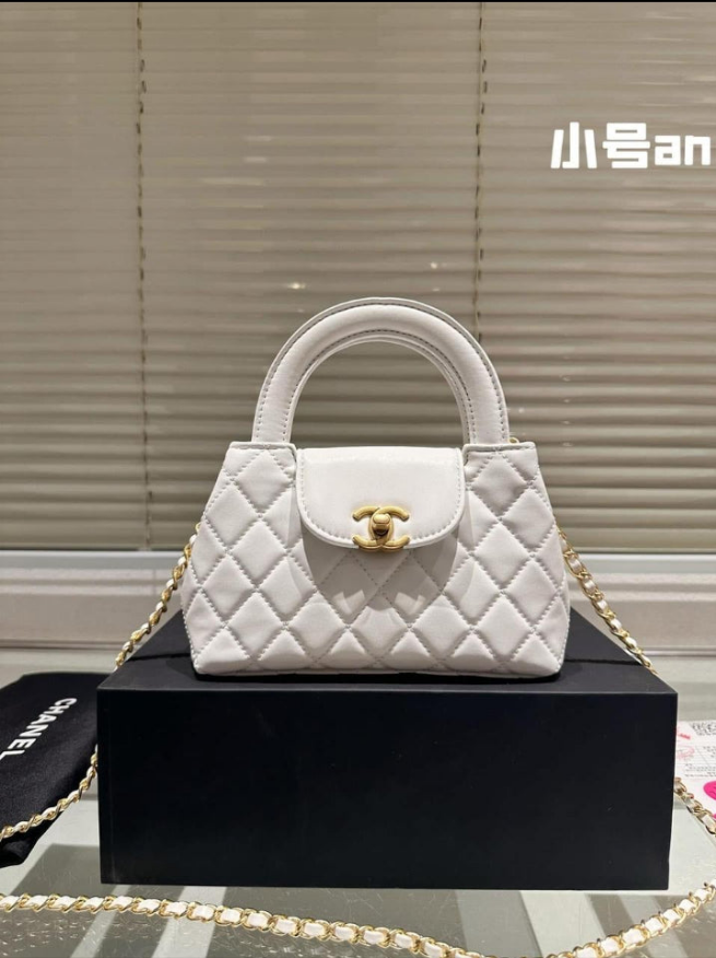 Petit sac cabas Kelly  de veau vieilli blanc brillant