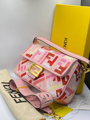 Sac à main Baguette brodé Zucca Fendi rose