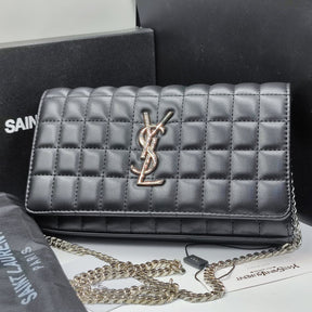 S@int Laurent
pochette Cassandre
