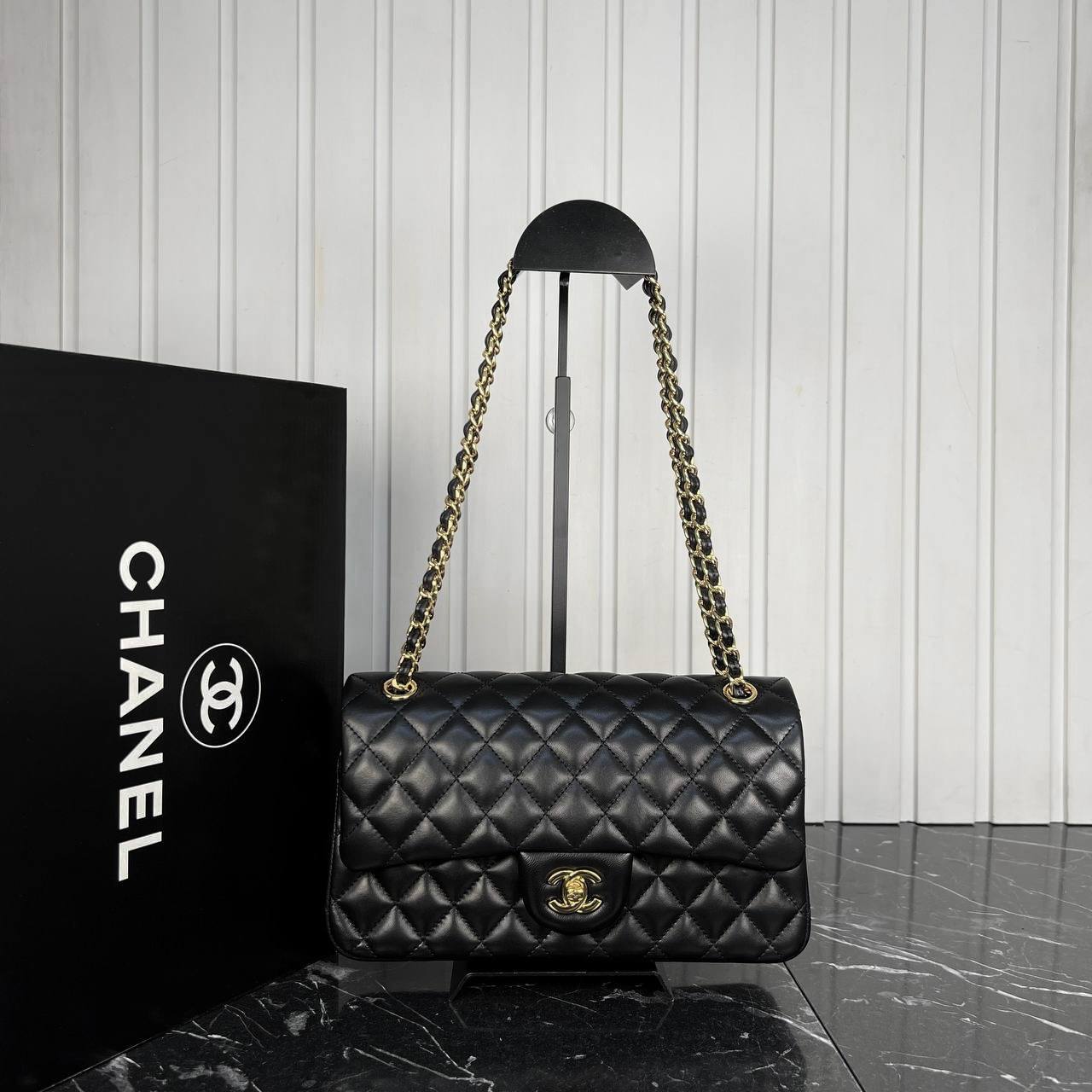 CH@NEL
Lambskin Quilted Medium Double Flap Black