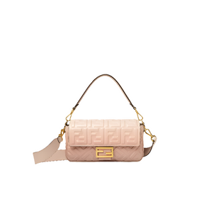 Fêndï Baguette
Sac nappa rose effet dégradé