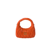 MIÛ MIÜ 
sac cabas Wander à design matelassé