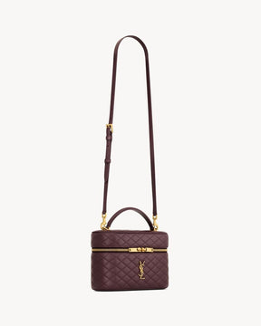 YSL GABY VANITY EN CUIR D’AGNEAU
ROUGE CABERNET