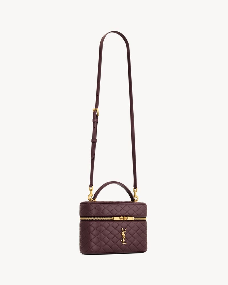 YSL GABY VANITY EN CUIR D’AGNEAU
ROUGE CABERNET