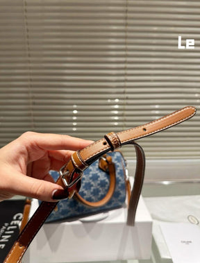 Cèlïnê Small Boston en cuir Triomphe Denim