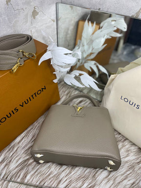 LV Capucines BB En cuir