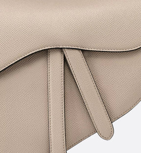 Sac Saddlê à bandoulière de veau grainé beige poudre