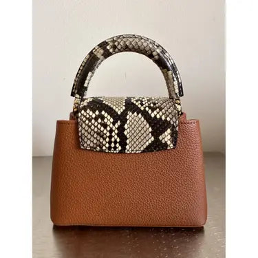 LV Sac à main Capucines 
Marron