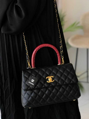 Petit sac à main à rabat en lézard caviar noir