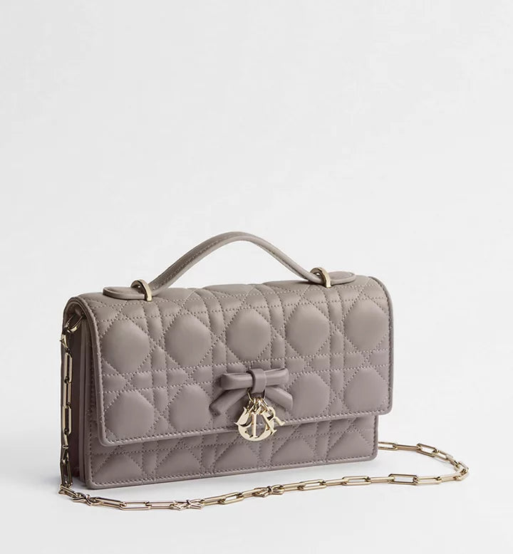 Mini sac My Dior
Cuir d'agneau Cannage gris Trianon