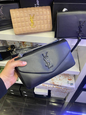 YSL CALYPSO SMALL  D'AGNEAU PLONGÉ
BLACK