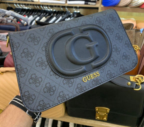 Gûess 
Seconde main
Sac bandoulière - dark grey