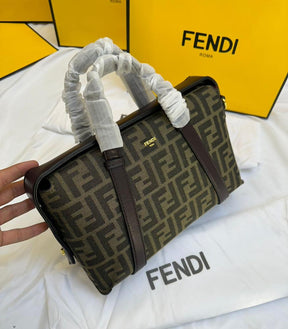 Fêndï 
FF Jacquard Medium Boston Bag
