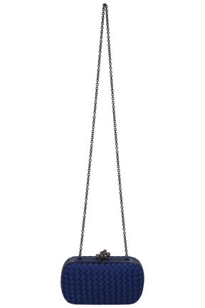 BOTTEGA VENETA Pochette Knot en peau de serpent bleue