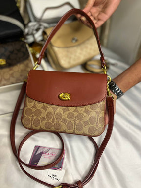 Co@ch Cassie Crossbody Bag 19 In Signature Canvas