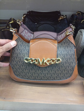 MK Petit sac à bandoulière avec logo signature Hally, Marron/gland.