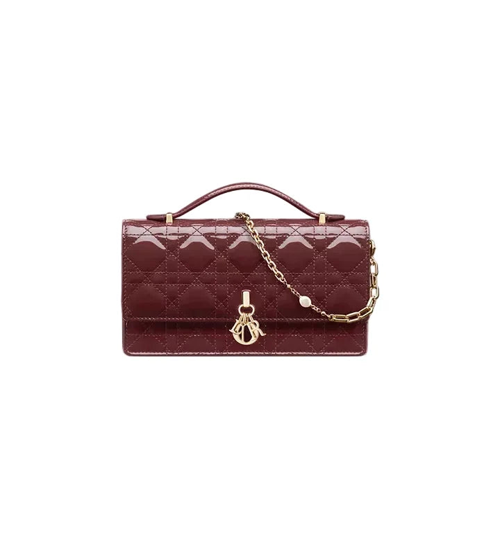 My Dior Mini Bag
Dahlia Red Patent Cannage Calfskin