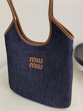 MIÛ MIÛ 
Cabas Ivy, Bleu