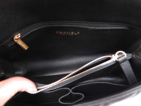 Petit sac à main à rabat en lézard caviar noir