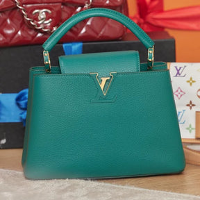 LV Sac Capucines BB En cuir
