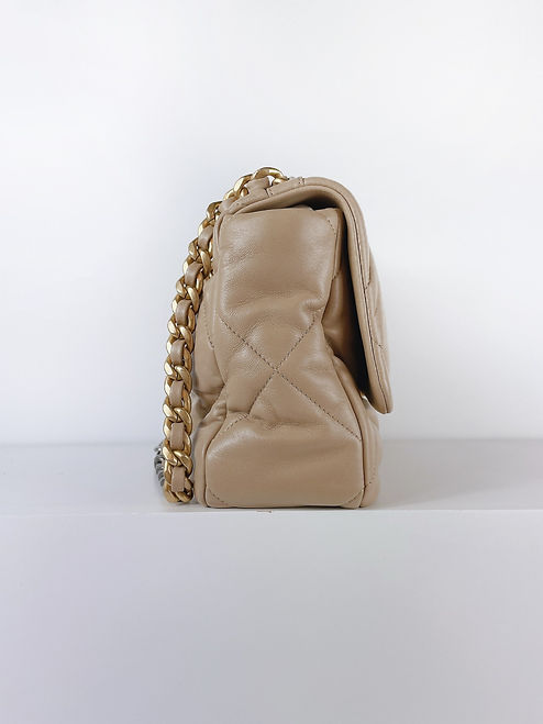 Ch@nel
Sac à main Chanel 19 
Camel