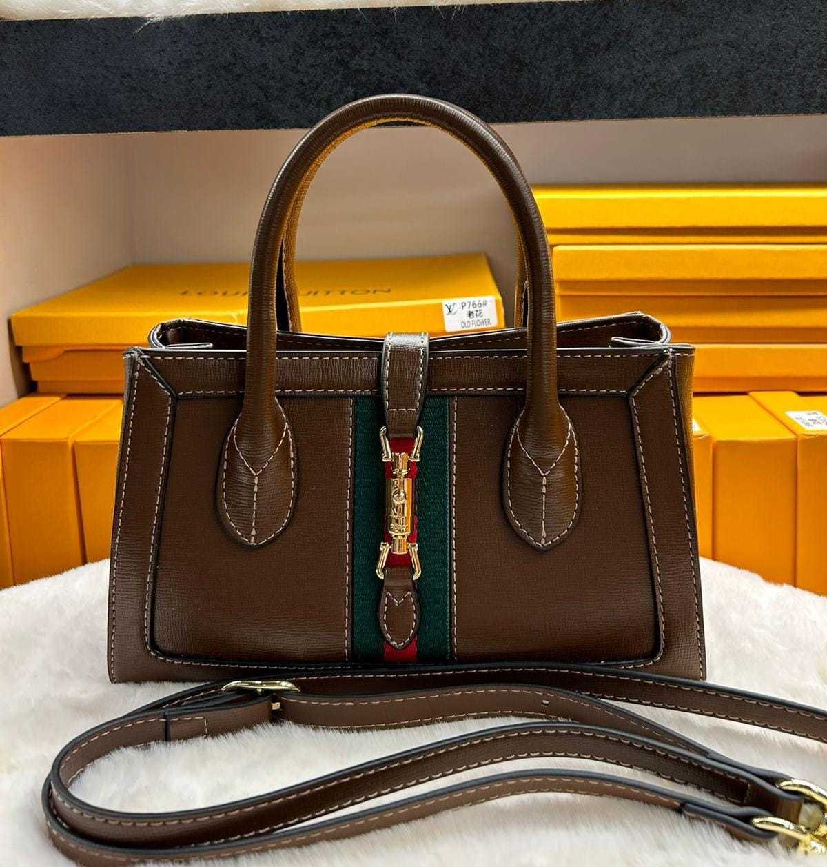 Sac Cabas de petite taille avec fermeture à piston