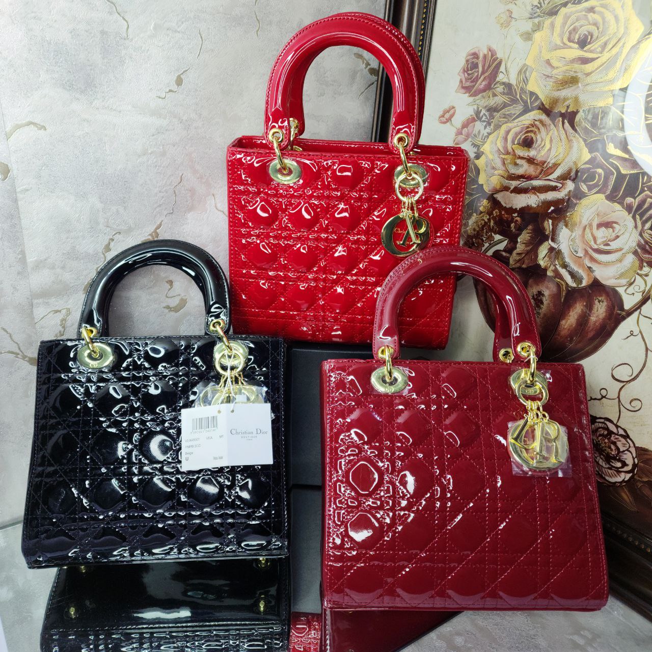 Sac Ladÿ Diôr Medium
de veau Cannage verni noir