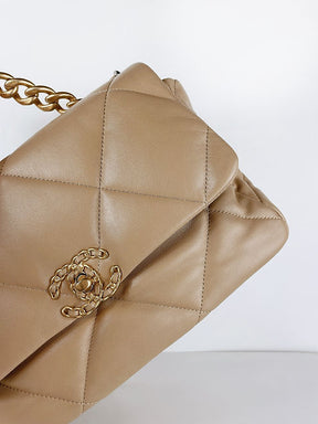 Ch@nel
Sac à main Chanel 19 
Camel