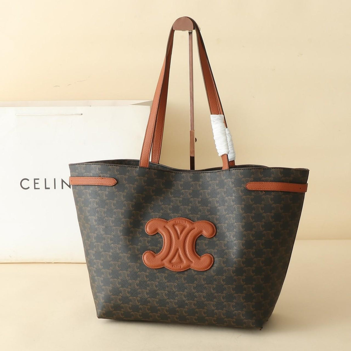 CÉLÏNÊ CABAS ANAÏS MOYEN MODELE TRIOMPHE veau grainé