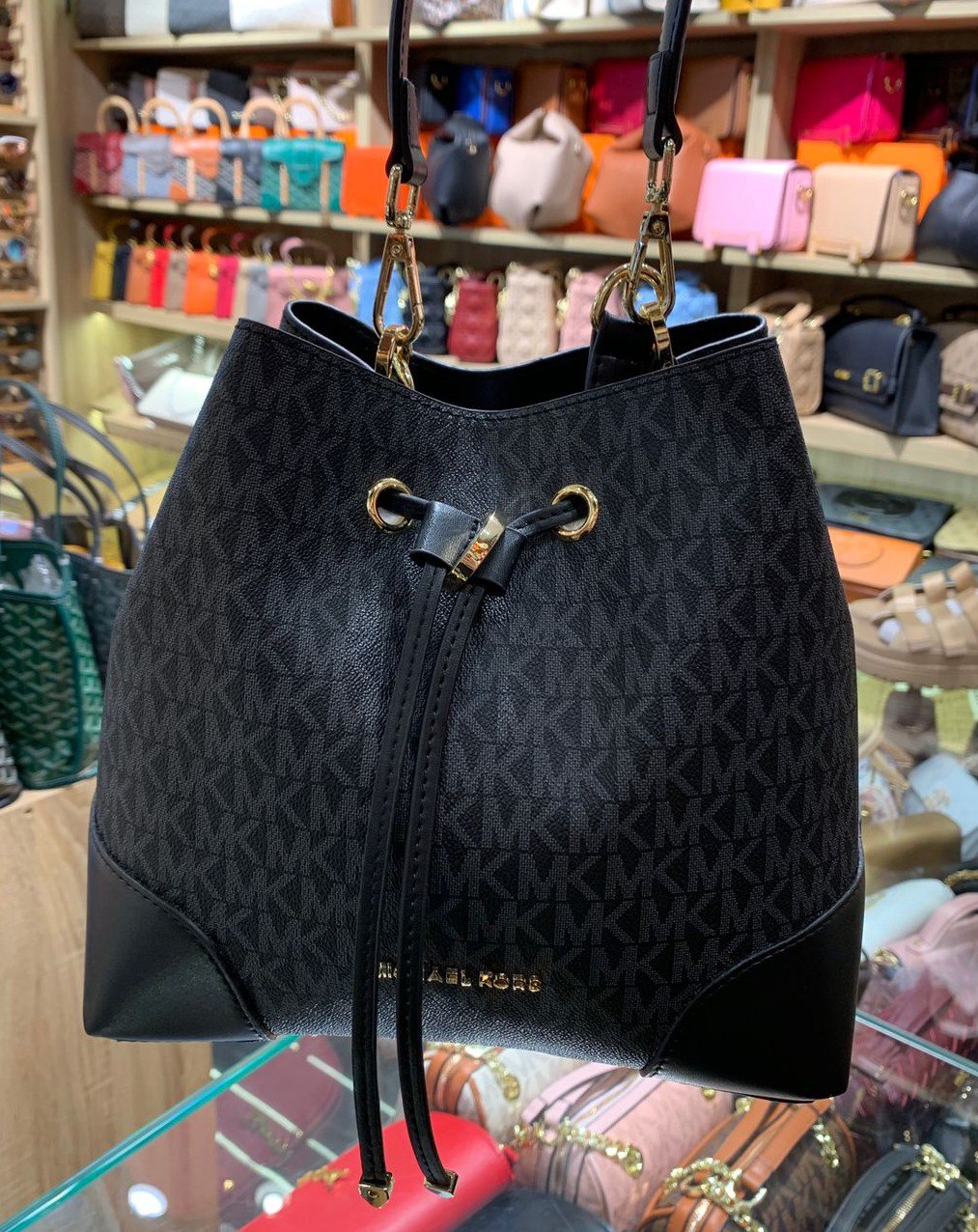 MK Outlet
Petit sac seau Mercer à logo