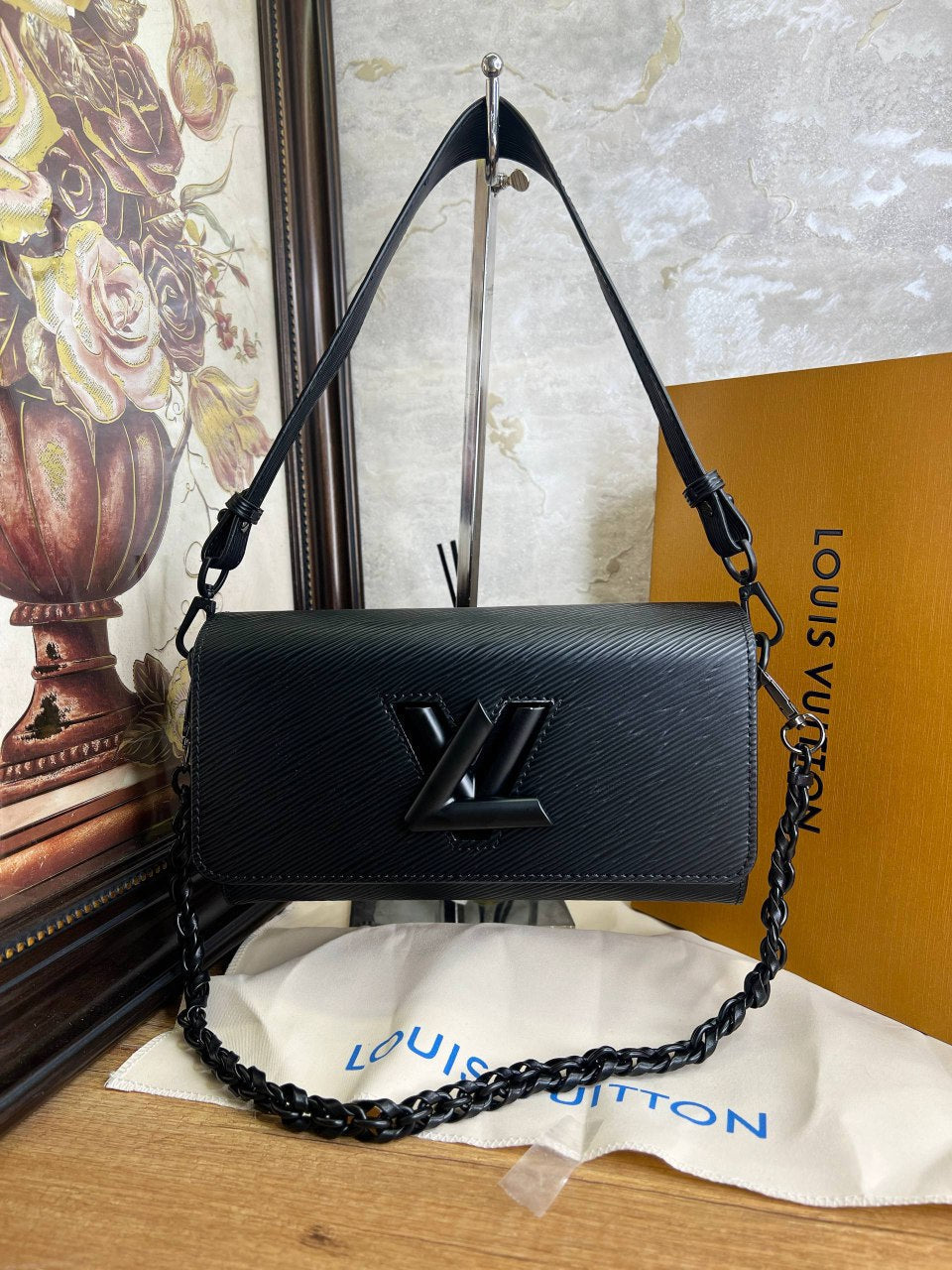 LV Twist West