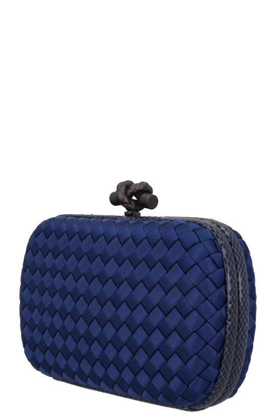 BOTTEGA VENETA Pochette Knot en peau de serpent bleue