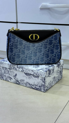 Diôr Montaigne Hobo Avenue Mini Bag