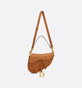 Sac Saddlê à bandoulière de
veau grainé couleur Golden Saddle