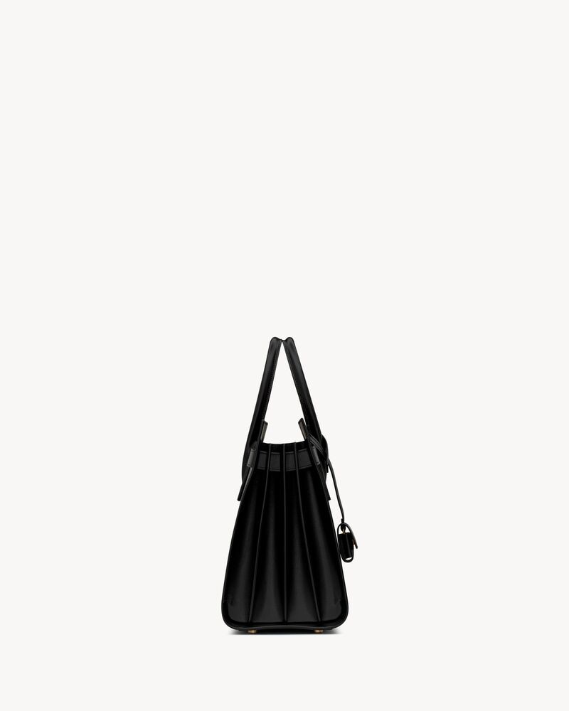 YSL SAC DE JOUR EN CUIR LISSE - SMALL
NOIR