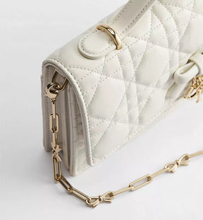 Mini sac My Dior
Cuir d'agneau Cannage couleur latte