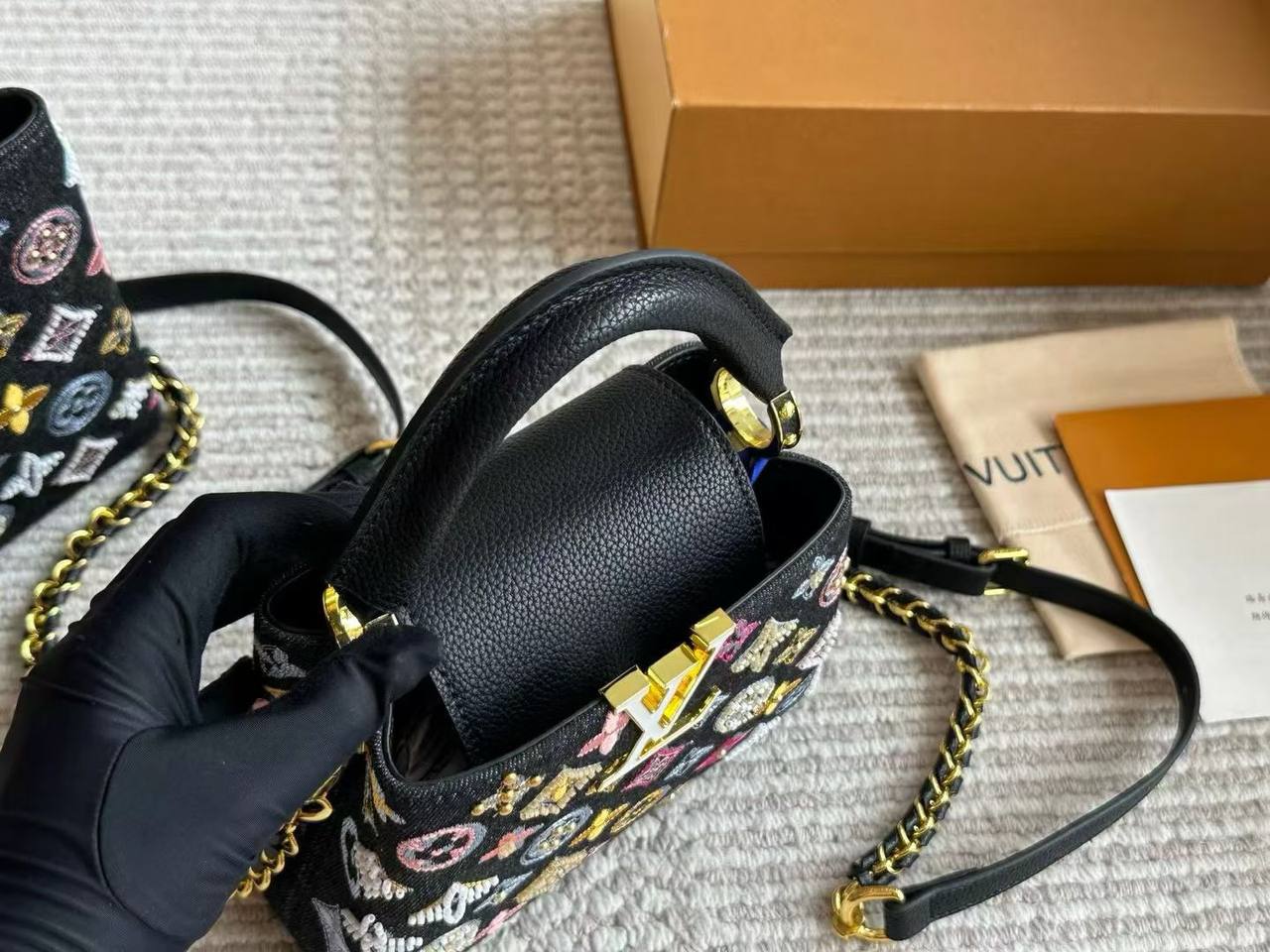 LV Capucines Mini-Monogramme Perlé Noir